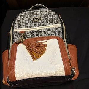 Itzy Ritzy Boss Plus